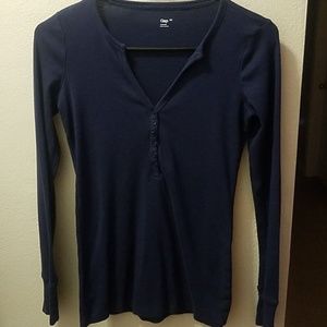 Gap V-neck